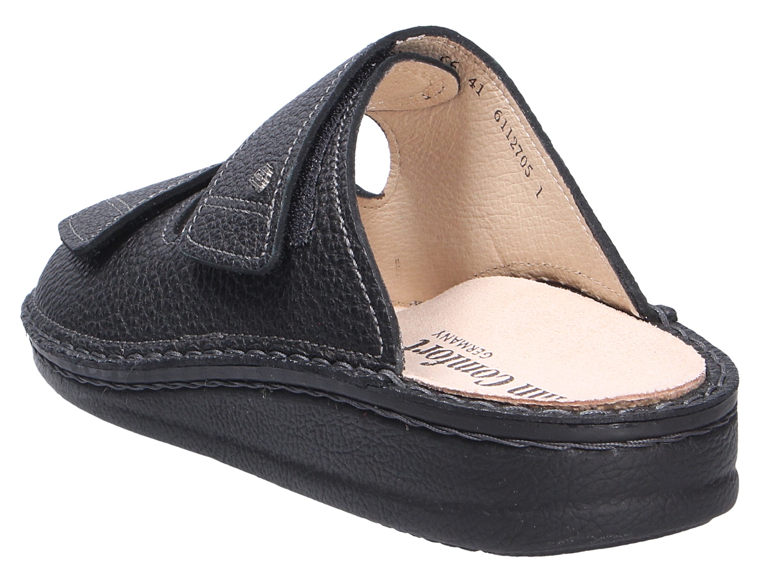Schwarze Finn Comfort Riad Herren-Pantolette aus Leder mit Klettverschluss und komfortabler Sohle, Rückansicht schräg